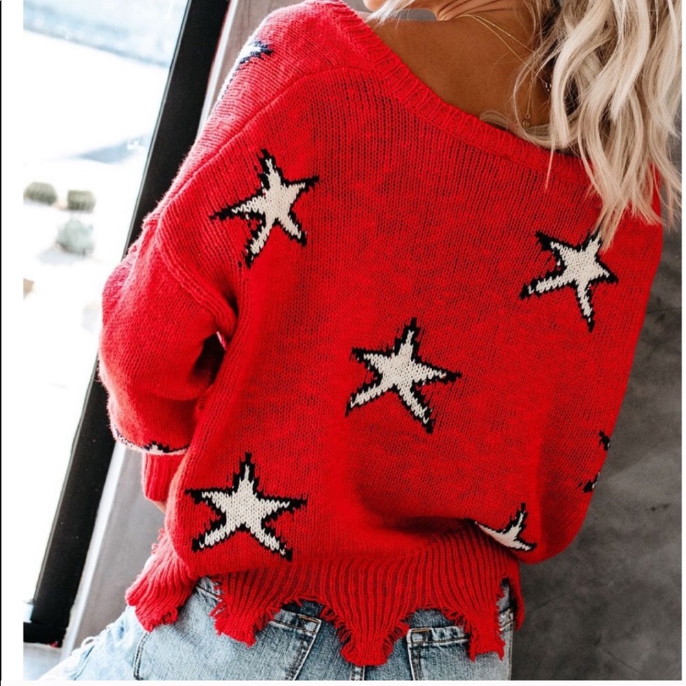Red Star Patterned Women's Sweater - Picture 6 of 8